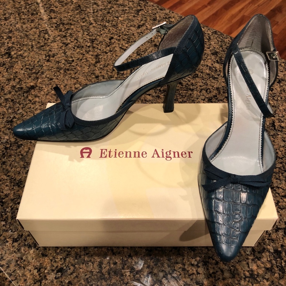 Teal Gator heels